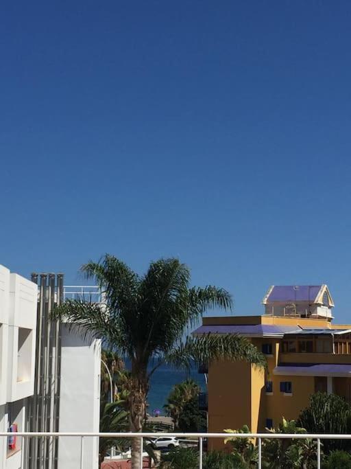 Sea View W/ 2 Rooms, Beach: 1 Minute Apartment