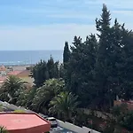 Tropical y , contemporáneo cerca de la playa!