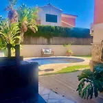 Townhouse, Private Pool Garden And Sea Views