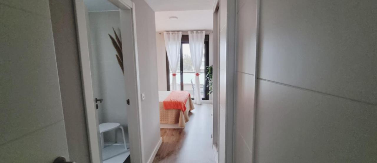 Appartement Excellent Location- Beach, Pool, Telework, 2 Bikes, Parking & Wifi Gratis At 