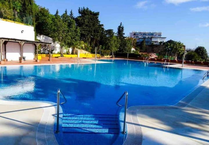 Apartamento Con Vistas Al Mar En Puerto Marina Appartement