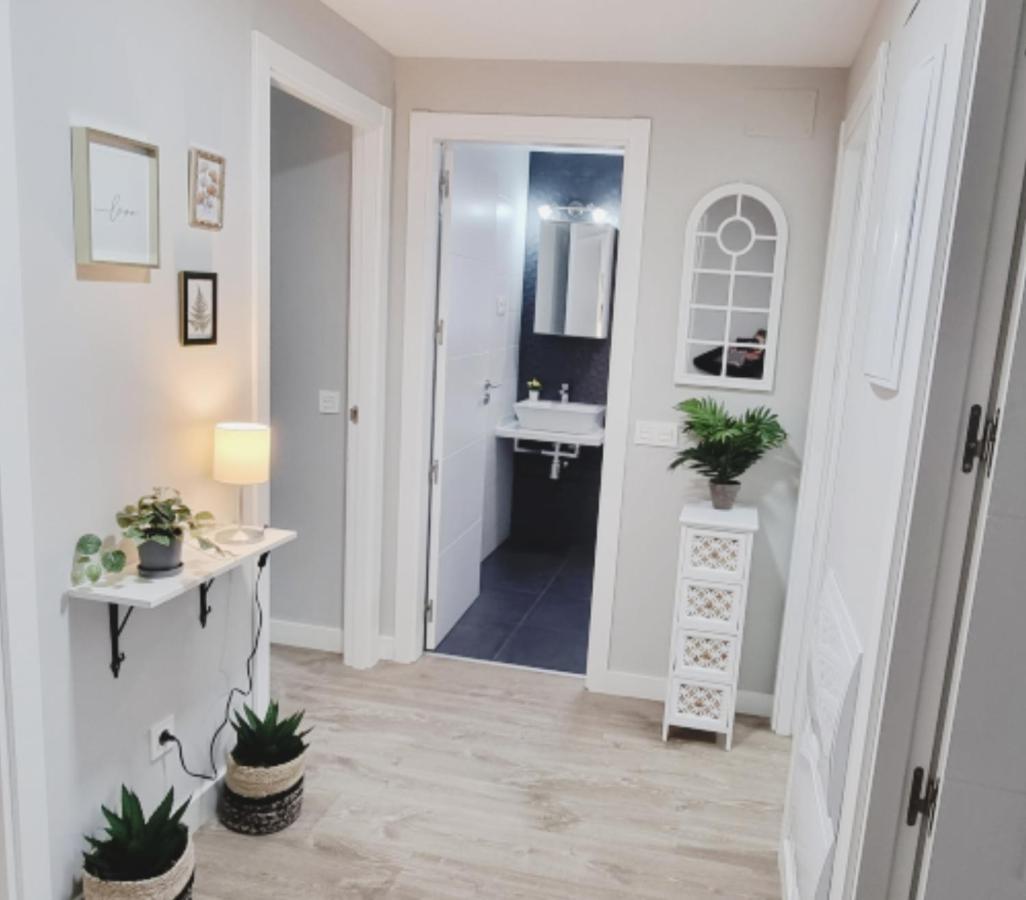 Appartement Excellent Location- Beach, Pool, Telework, 2 Bikes, Parking & Wifi Gratis At 
