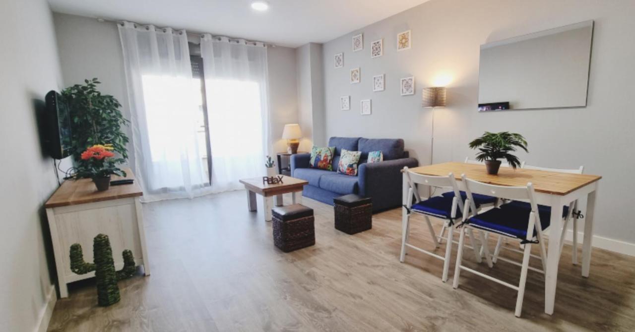 Appartement Excellent Location- Beach, Pool, Telework, 2 Bikes, Parking & Wifi Gratis At 