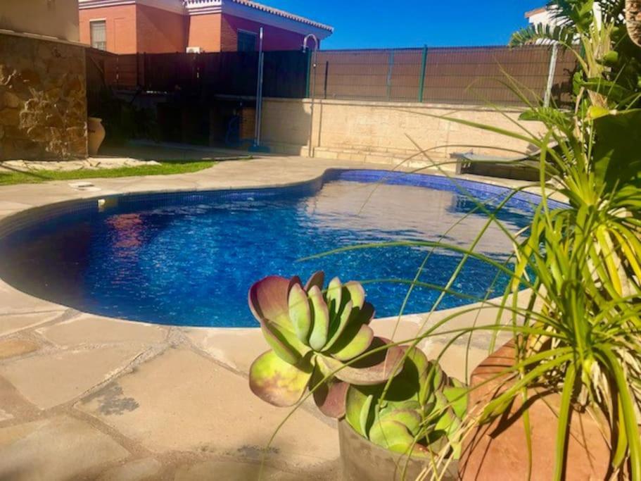 Townhouse, Private Pool Garden And Sea Views Сasa de vacaciones *
