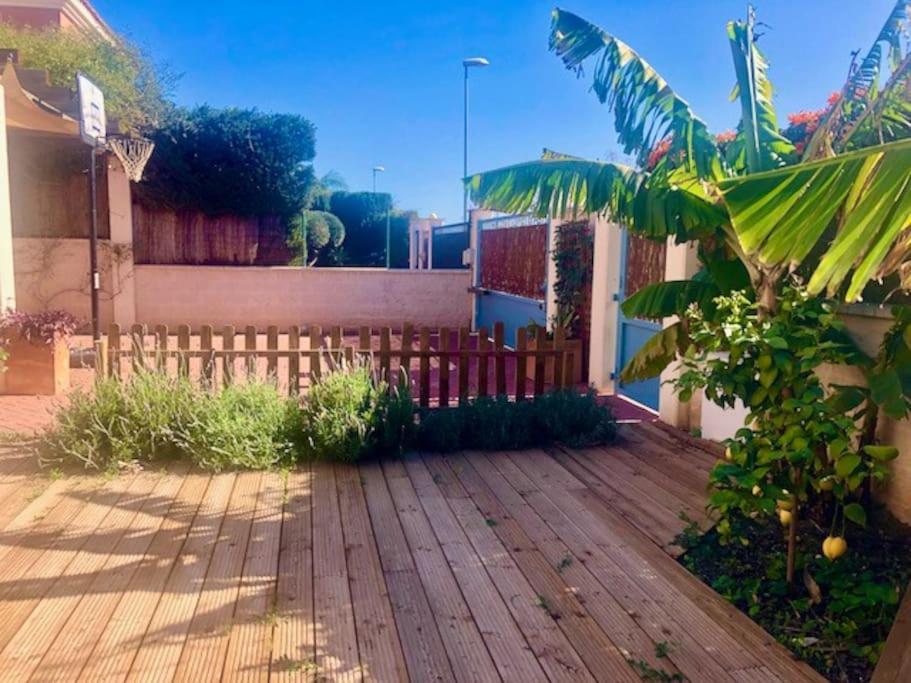 Townhouse, Private Pool Garden And Sea Views Сasa de vacaciones