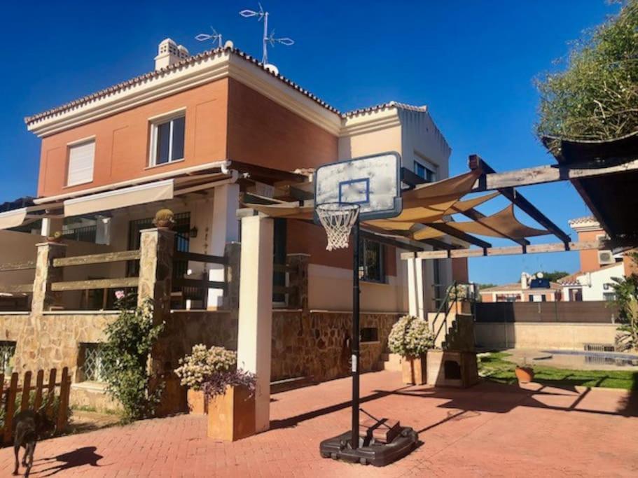 Townhouse, Private Pool Garden And Sea Views Сasa de vacaciones Torremolinos