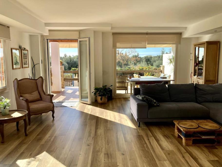 Townhouse, Private Pool Garden And Sea Views Сasa de vacaciones