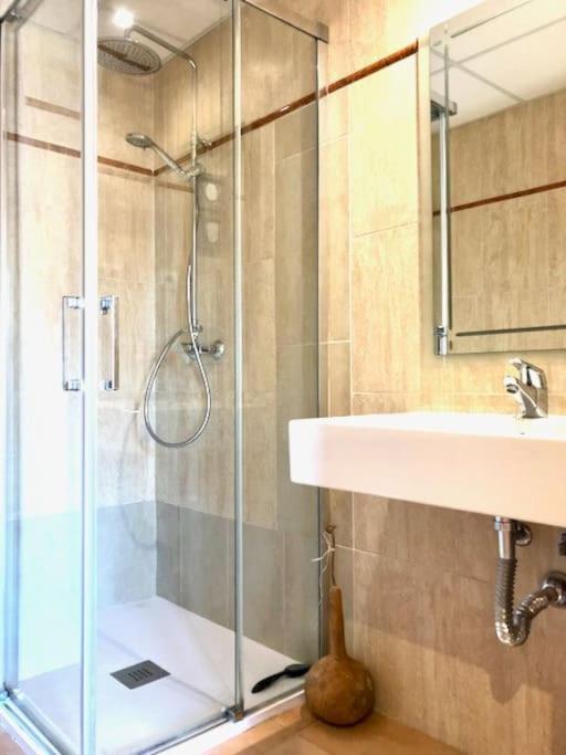 Townhouse, Private Pool Garden And Sea Views Сasa de vacaciones
