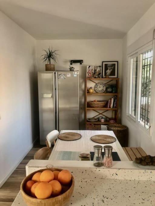 Townhouse, Private Pool Garden And Sea Views Сasa de vacaciones *