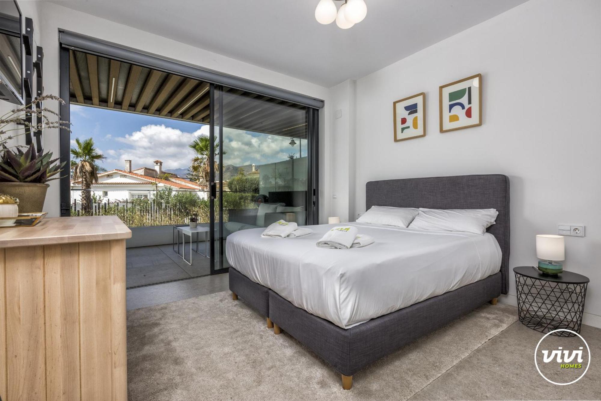 Vivi Homes - Galatea Pool, Gym, Sauna & Torremolinos