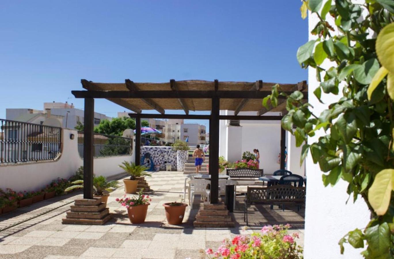 Apartment Centrally Located South Facing With Pool *