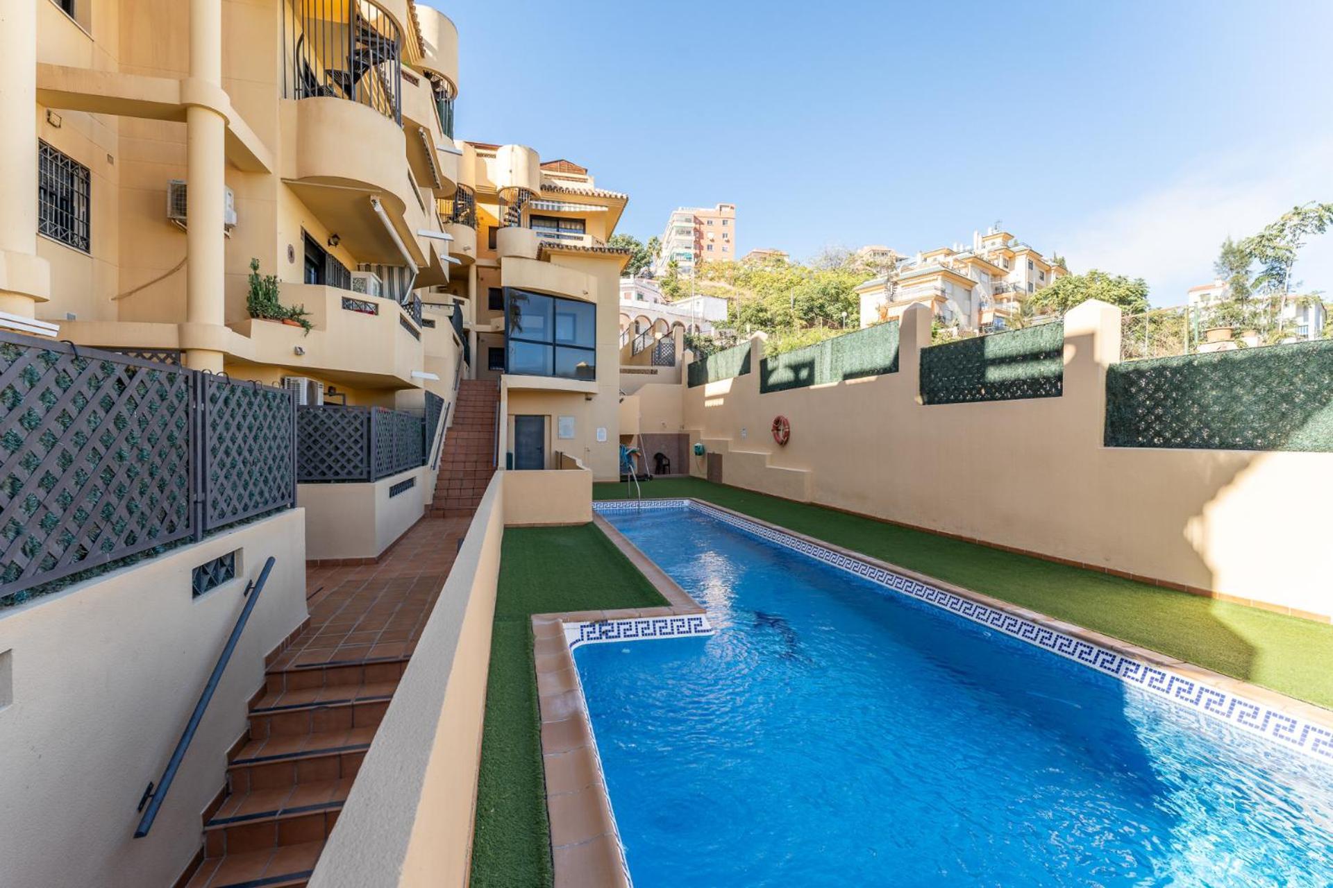 Malagasuite Beautiful Pool & Parking Apartamento