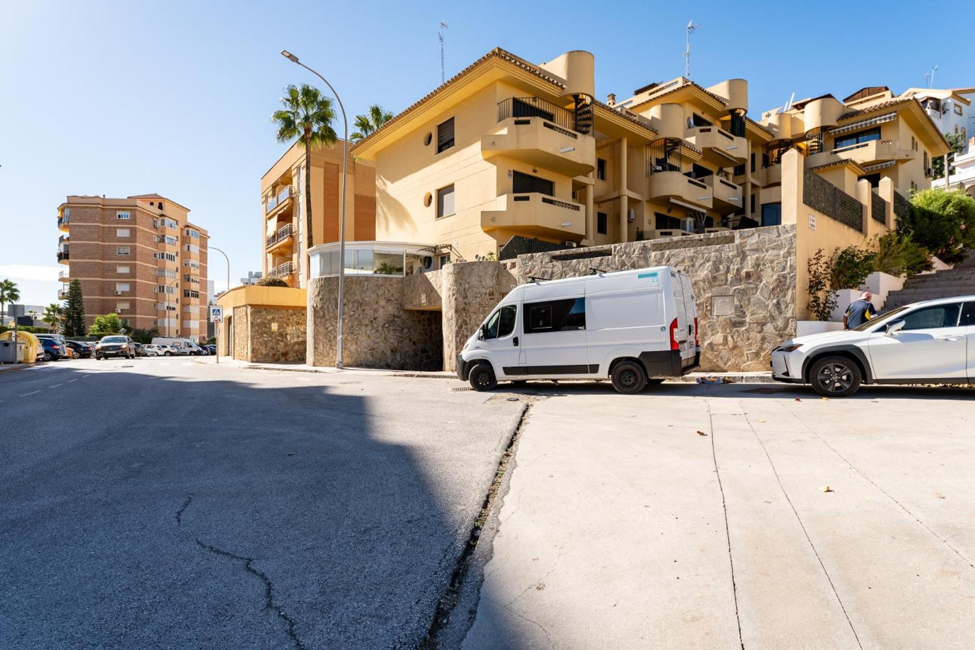 Malagasuite Beautiful Pool & Parking Apartamento *