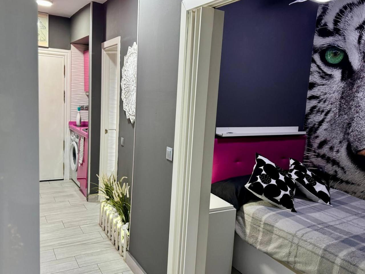 Apartment Pink Center