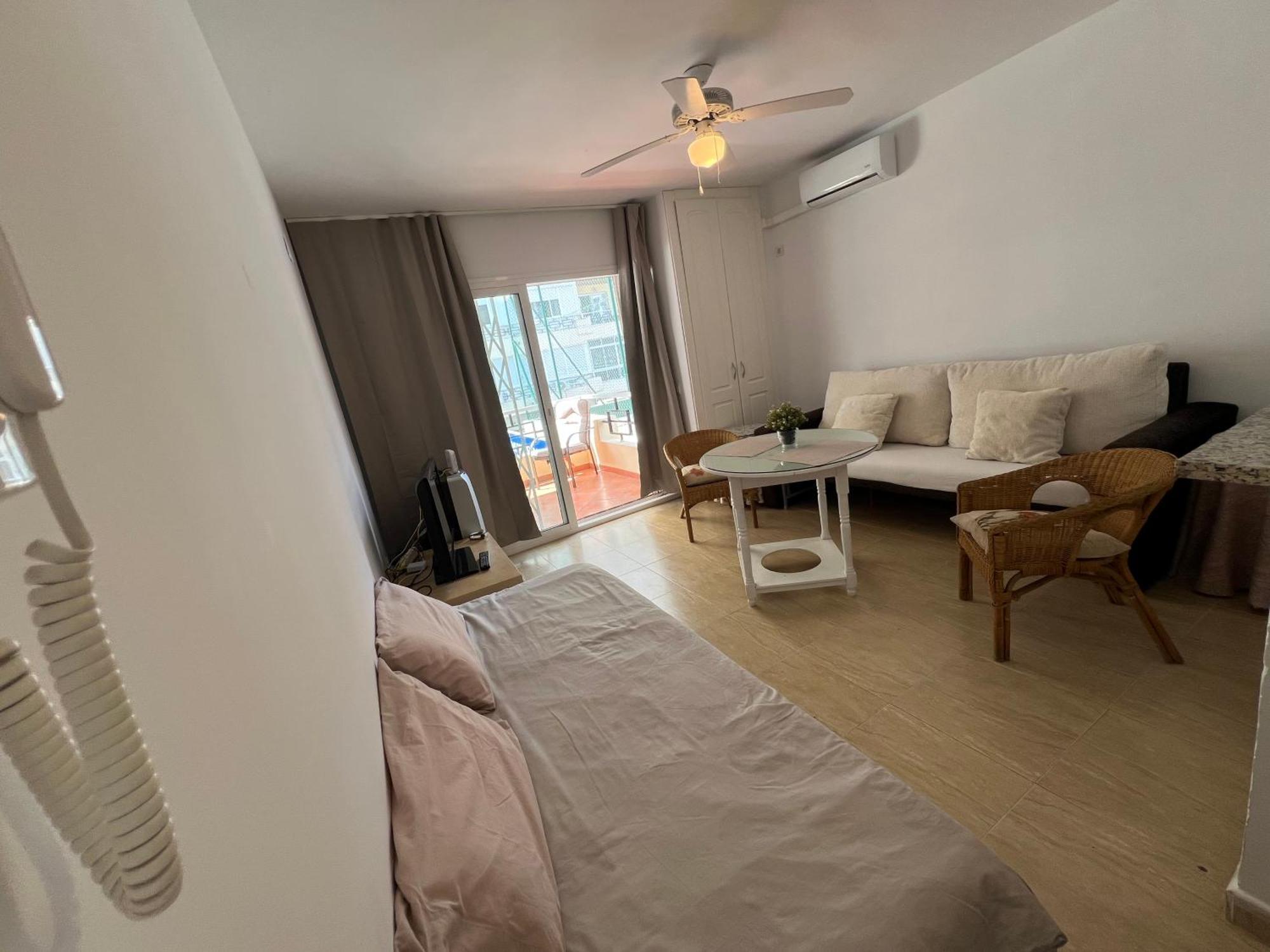 Magnifico En La Carihuela, Torremolino Apartamento *