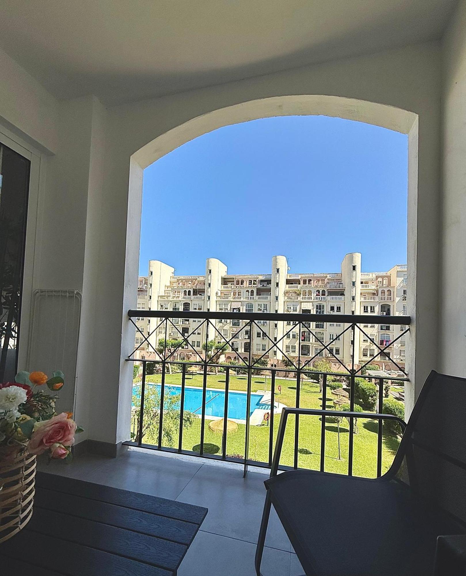 Torremolinos, Parking Gratis Y Terraza