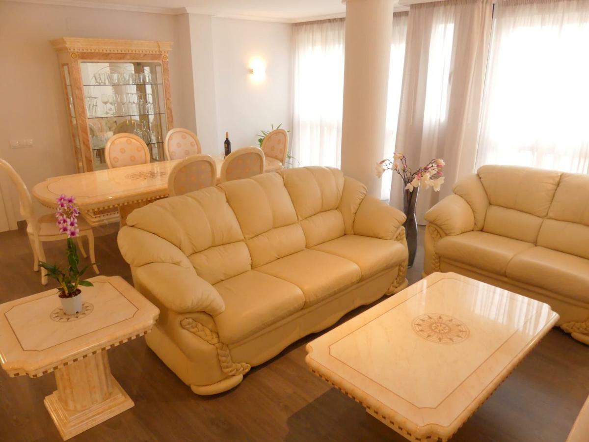 Appartement Duplex La Carihuela 1ª Linea De Playa Costa Del Sol *