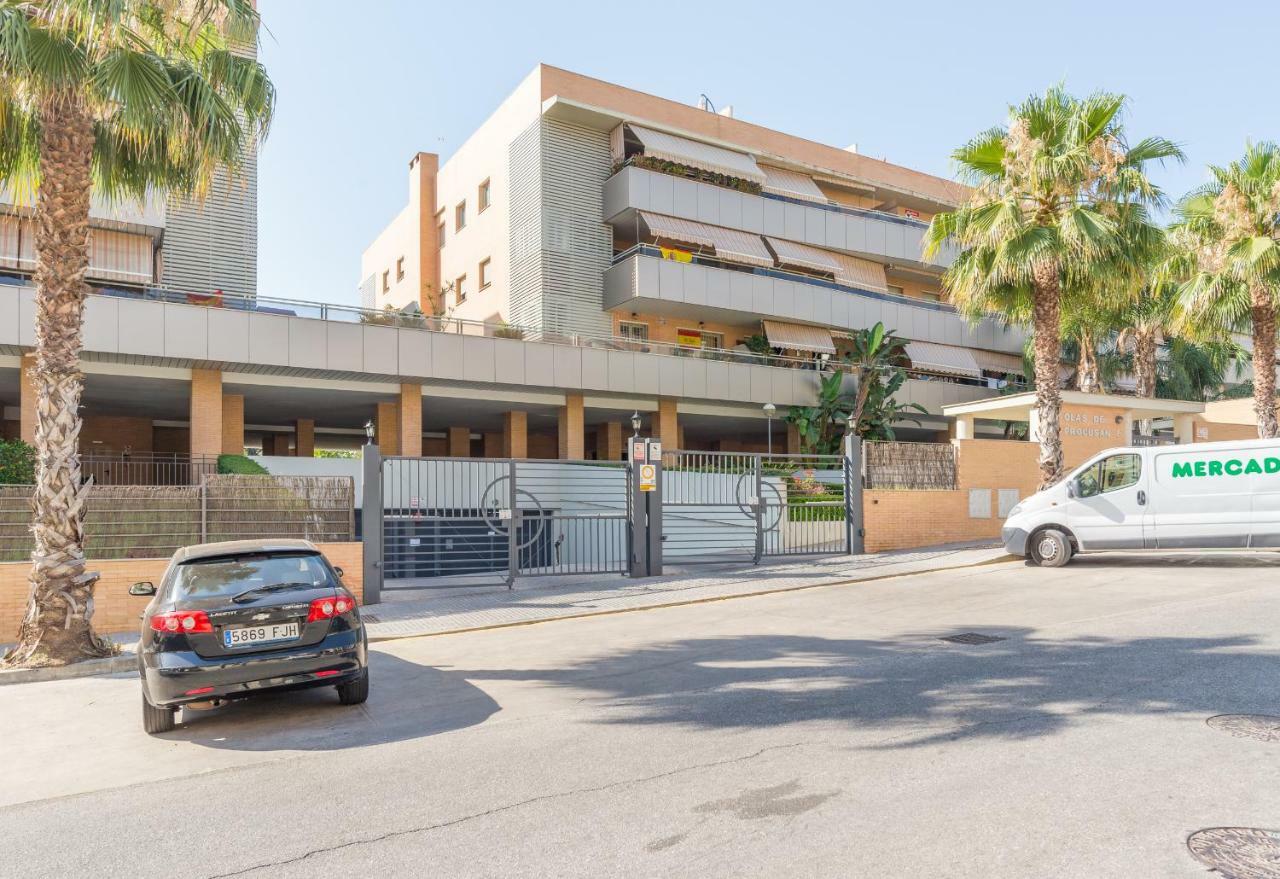 Hill With Terrace, Parking, Pool & Paddle Court * Torremolinos
