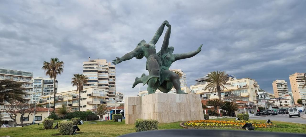 Apartamento Excellent Location- Beach, Pool, Telework, 2 Bikes, Parking & Wifi Gratis At 