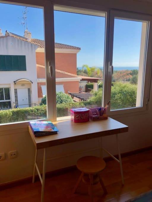 Vakantiehuis Townhouse, Private Pool Garden And Sea Views