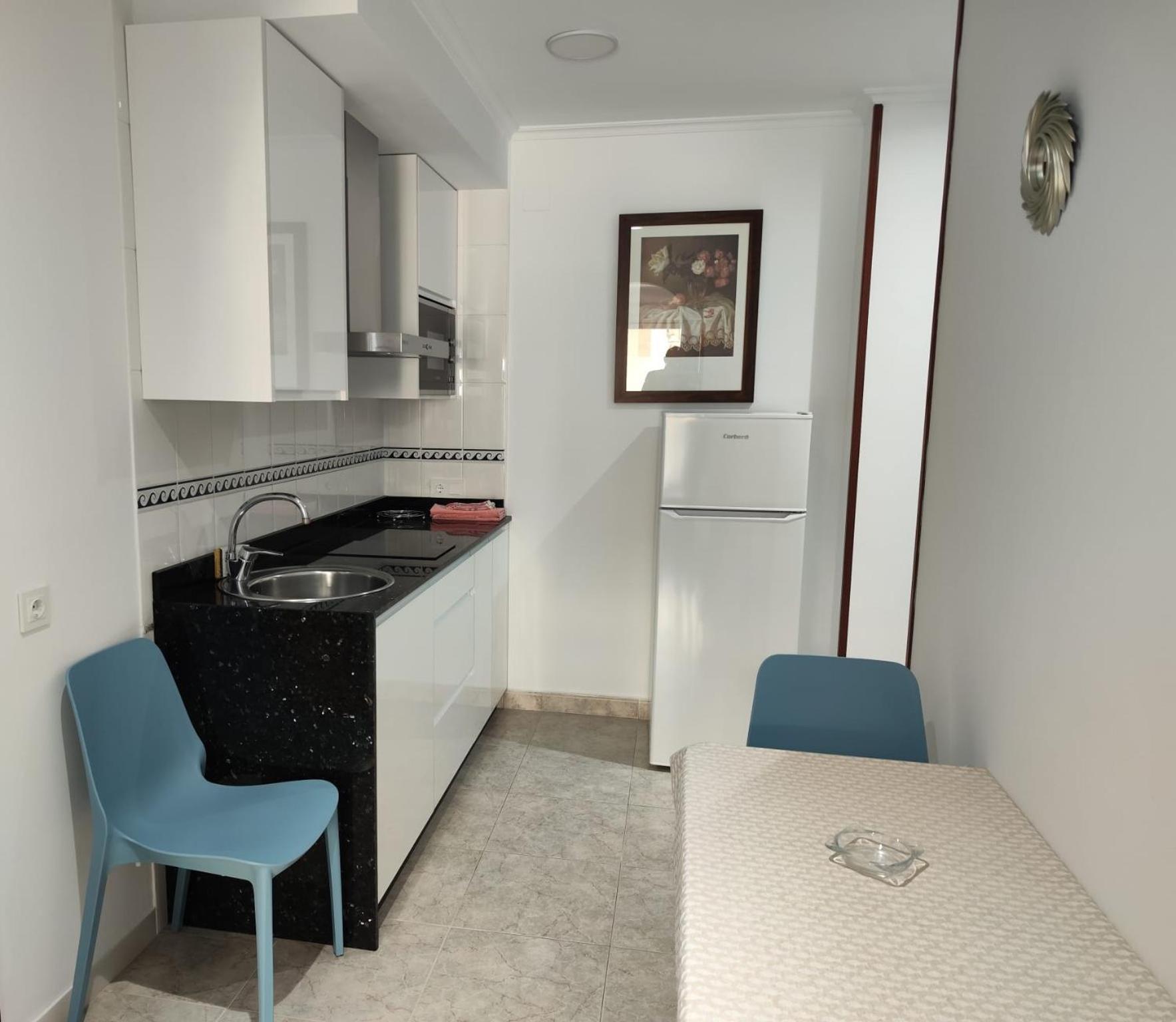Apartamento Leonor Carihuela *