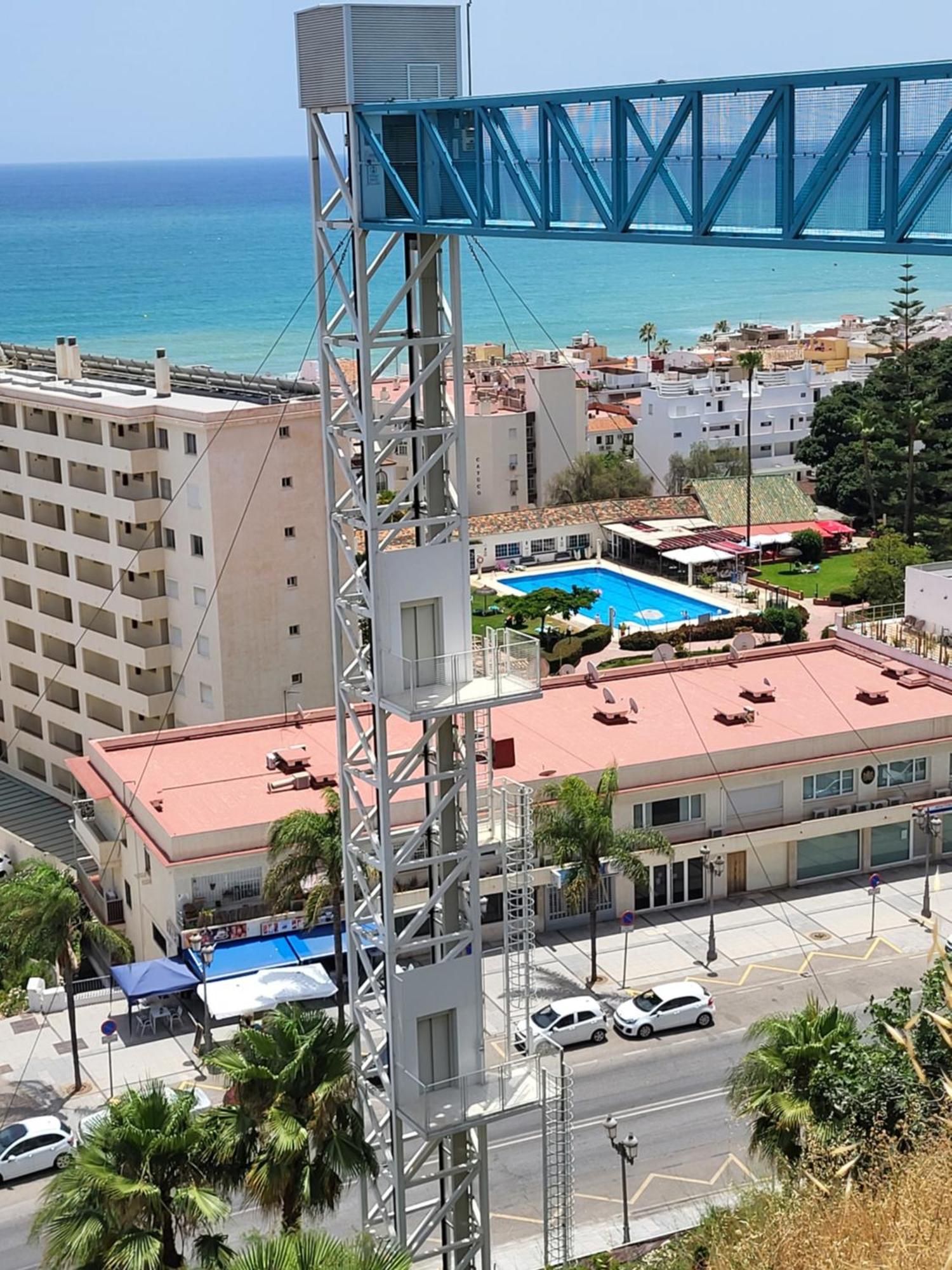 Adosado Con Encanto -130 M2 Y Wifi- Torremolinos