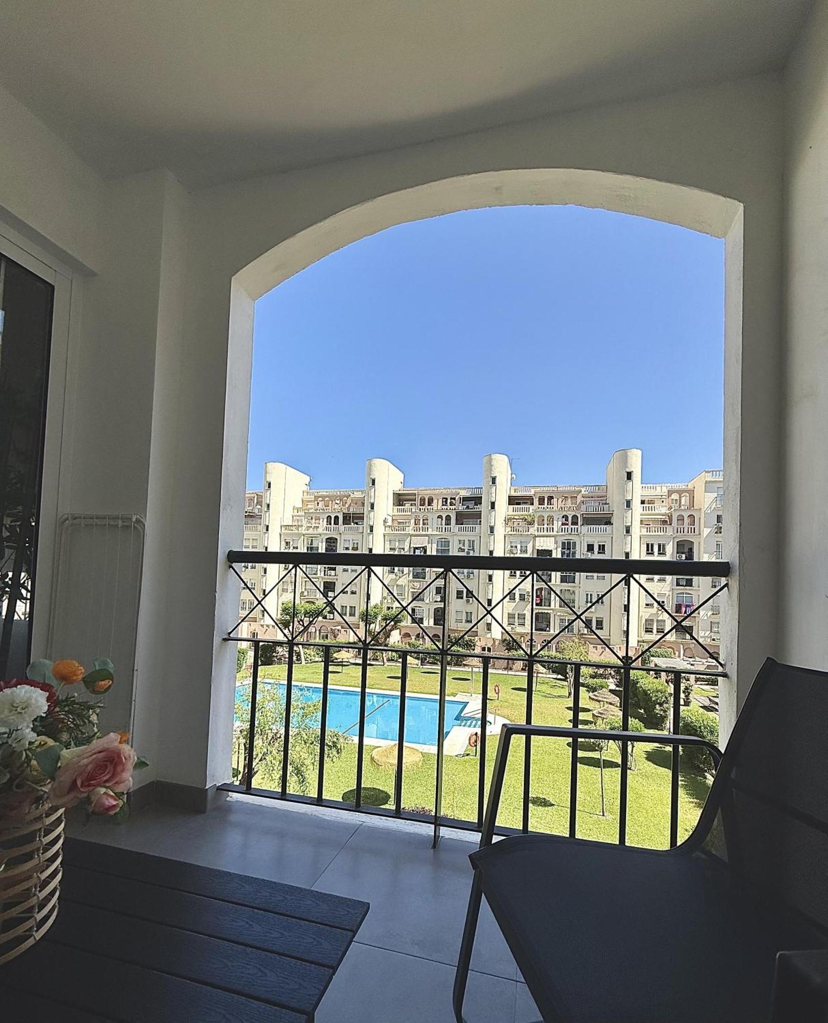 Torremolinos, Parking Gratis Y Terraza