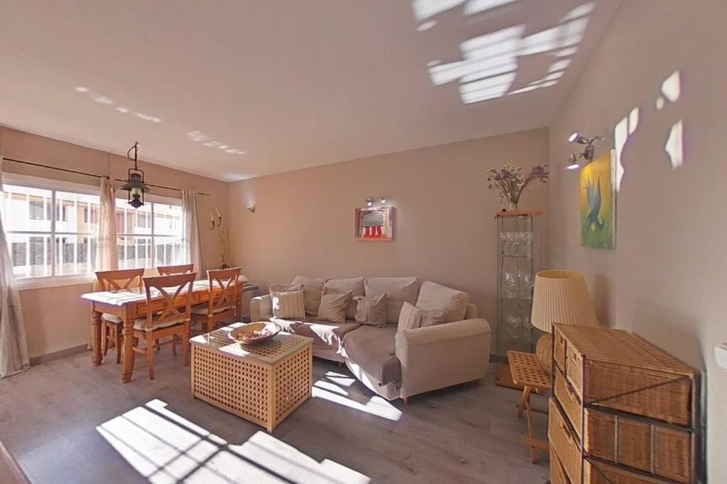 Apartamento Soleado Cerca De La Playa En Montemar Torremolinos