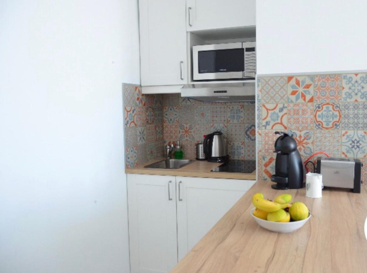 Apartment Bright Apt. With Sea View And Pool