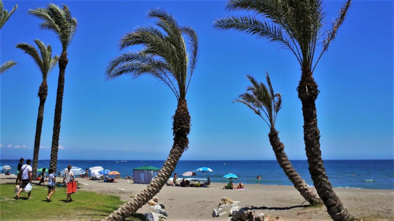Apartamento Carihuela Playa. Plaza Del Remo. Exclusivo Al Lado Del Mar. *