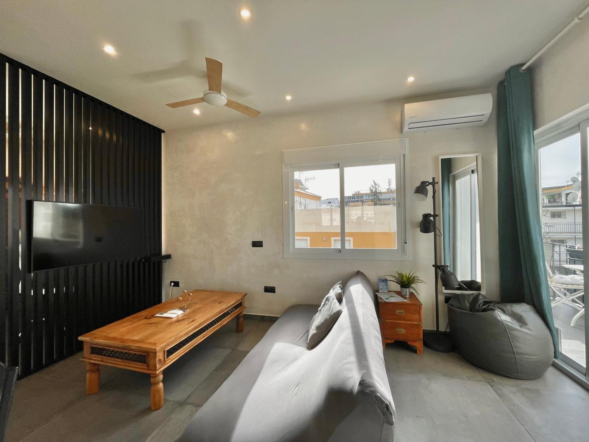 La French Touch - Torremolinos, Estudio Deluxe Apartamento *