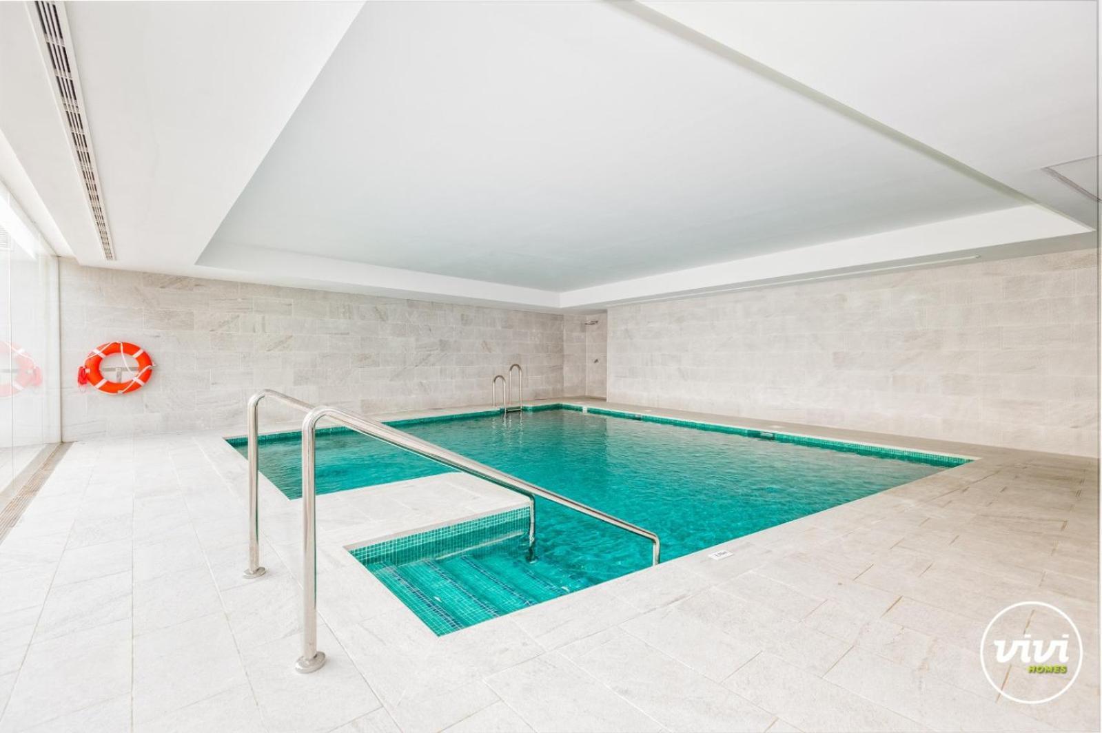 Vivi Homes - Rembrandt Pool, Sauna, Gym & Sea View Apartment *