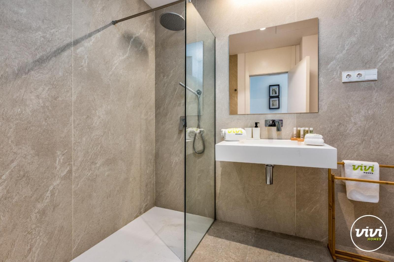 Apartment Vivi Homes - Rembrandt Pool, Sauna, Gym & Sea View *