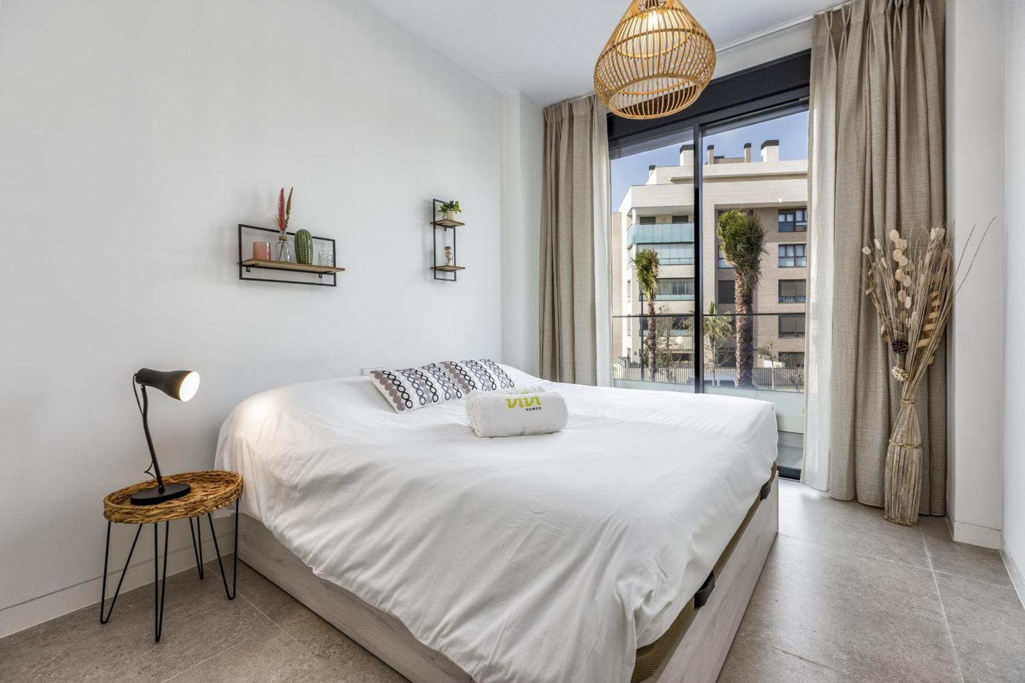 Vivi Homes - Rembrandt Pool, Sauna, Gym & Sea View Apartment *