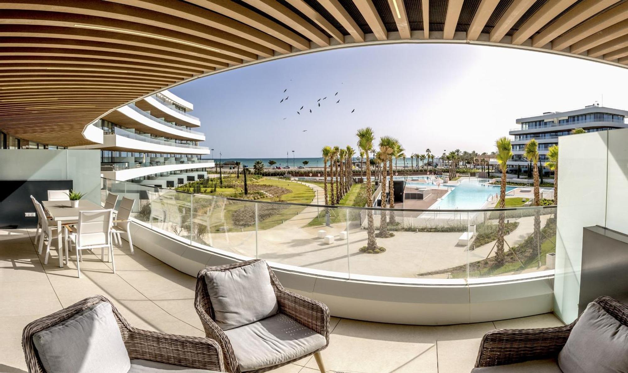 Apartment Vivi Homes - Rembrandt Pool, Sauna, Gym & Sea View