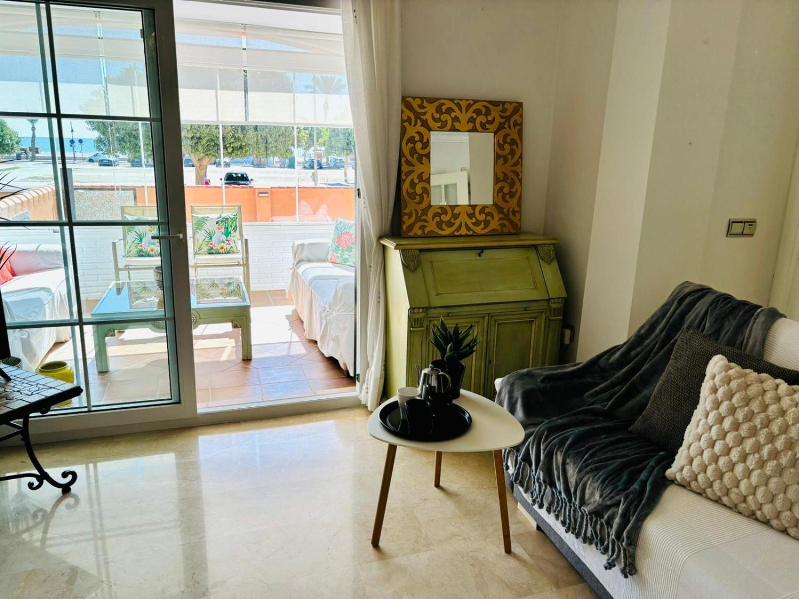Con Piscina Privada En Primera Linea De Playa Pousada Torremolinos