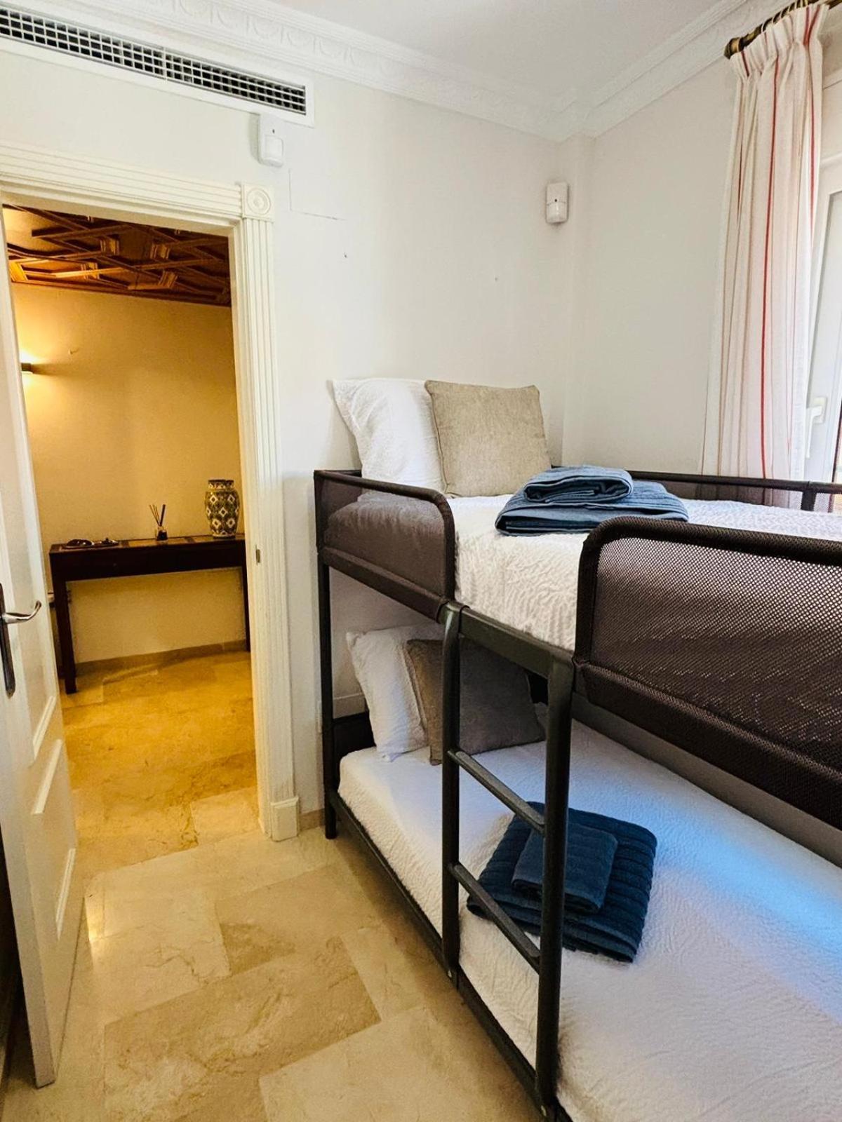 Pousada Con Piscina Privada En Primera Linea De Playa Torremolinos