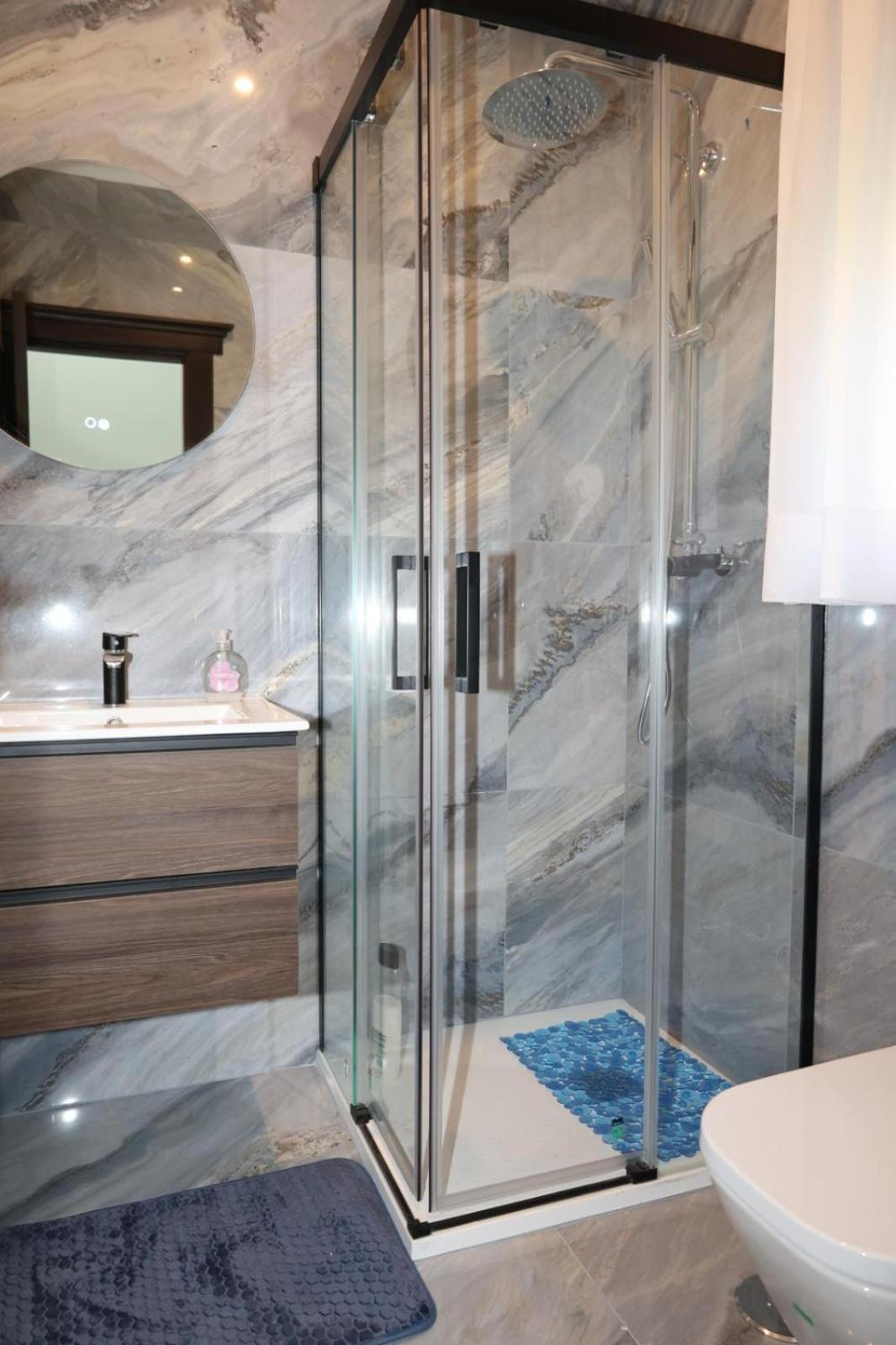 Fantastic 5 Mins Away From The By Easybnb * Torremolinos