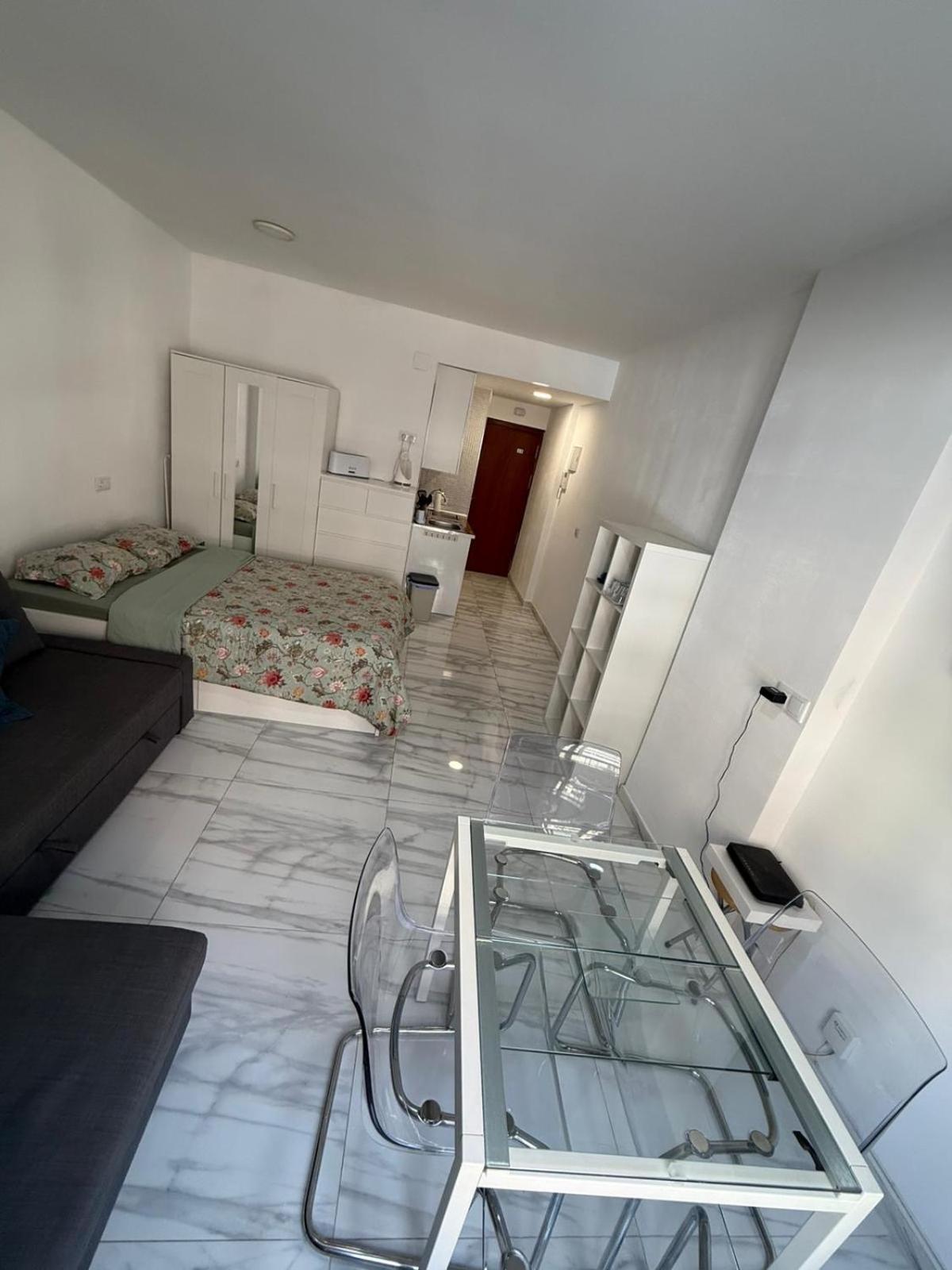 One Step From The Appartement *