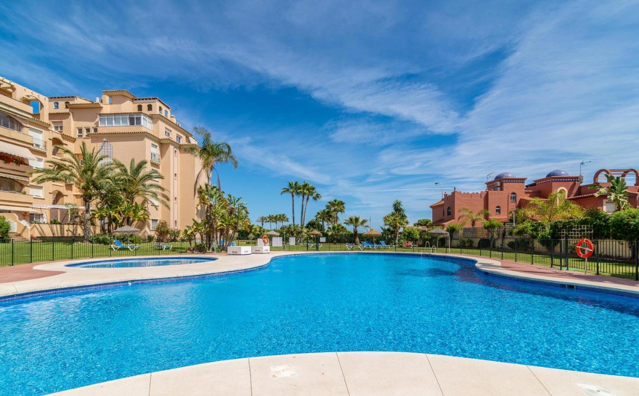 Well-located & Views 2bdr Apt In Alamos